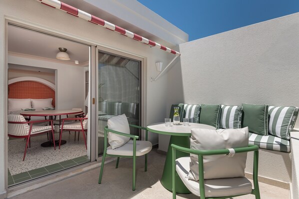 Suite, Balcony, City View | Outdoor dining