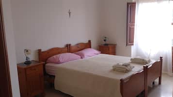Kamar Double atau Twin | Meja kerja dan Wi-Fi gratis