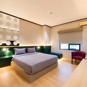 Deluxe Double Room, City View | Desk, free WiFi - Summerday Hotel (Banjarbaru)