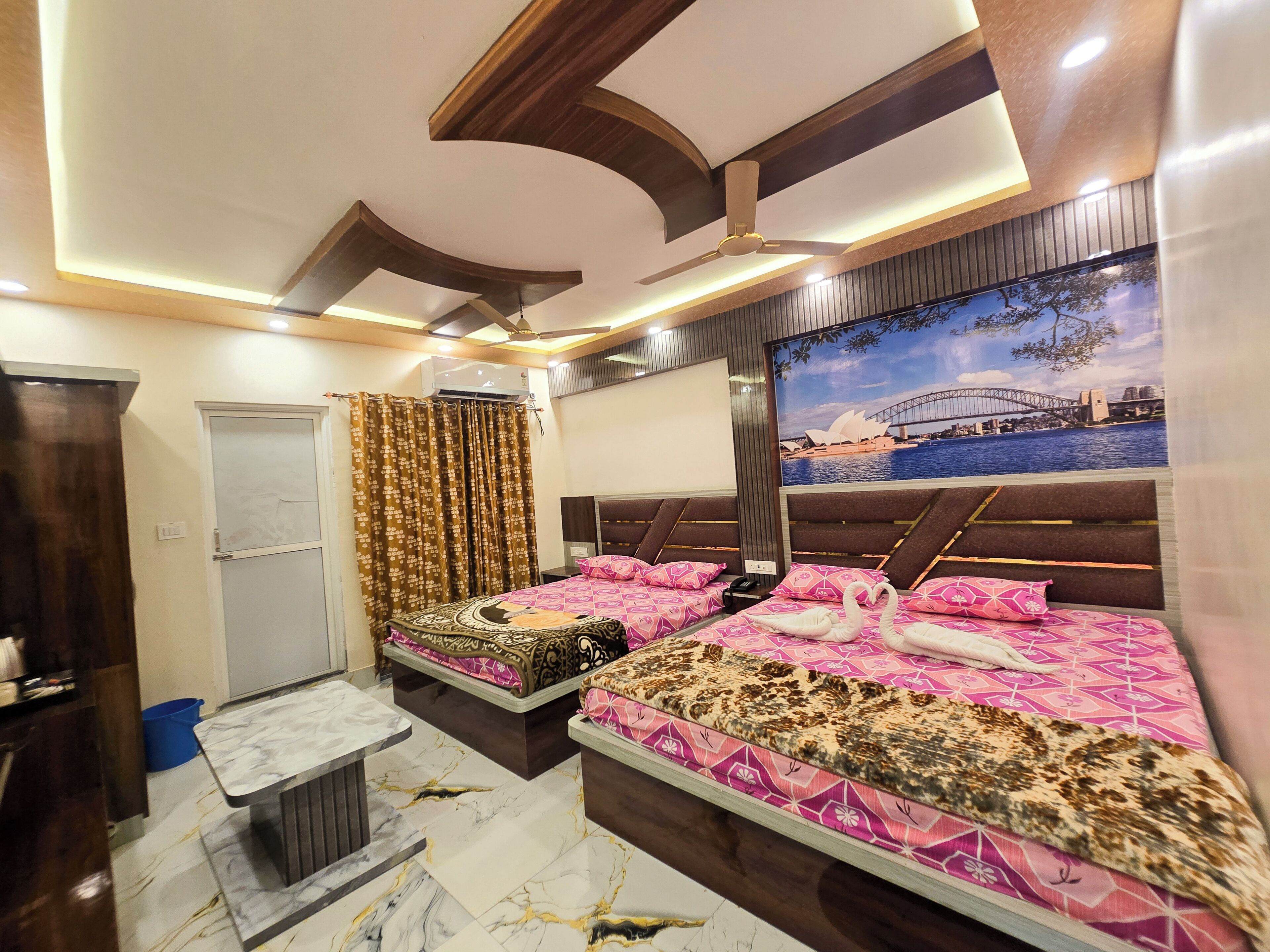 Family Room 5 Bed