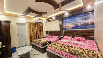 Family Room 5 Bed