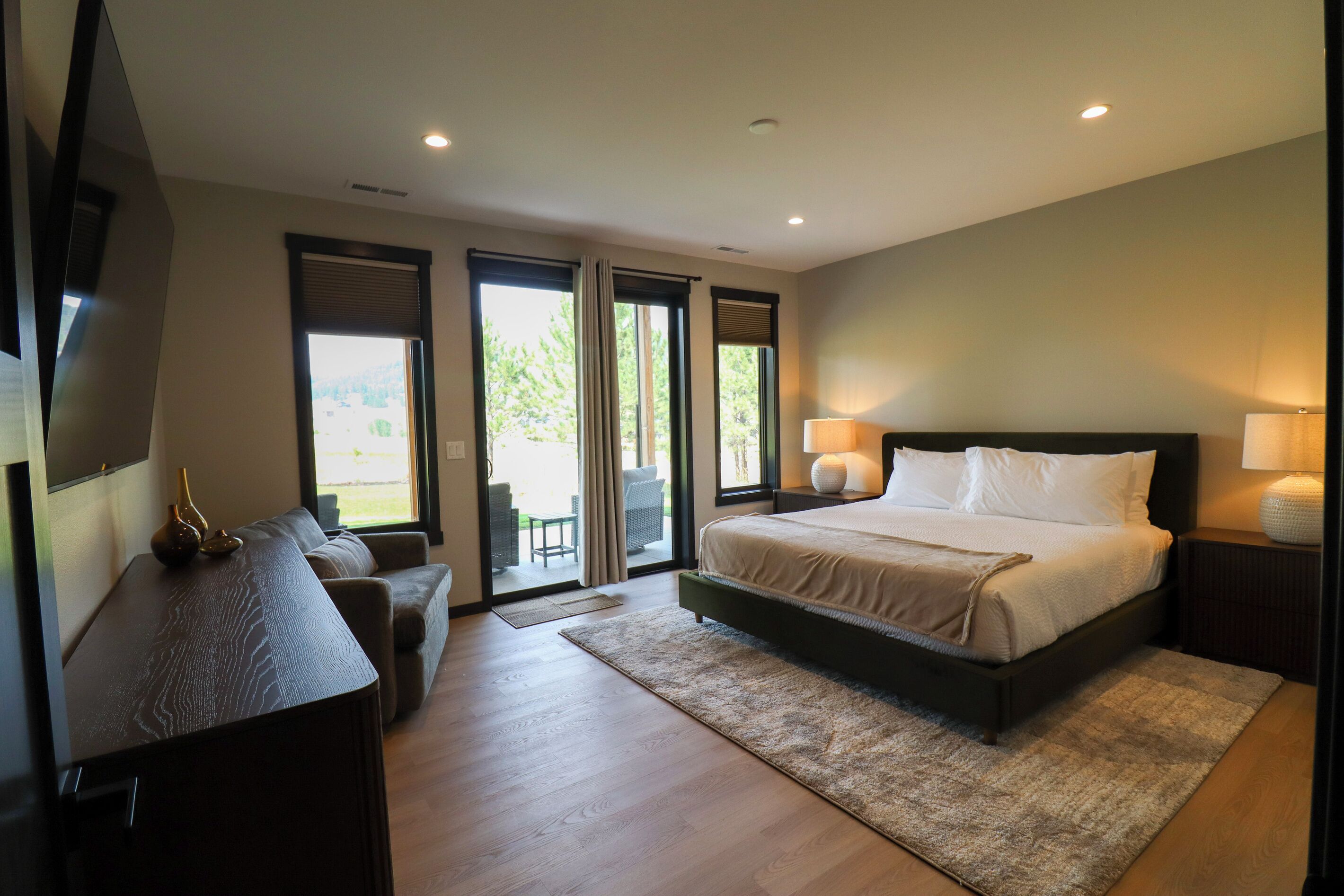 4 bedrooms, WiFi, bed sheets