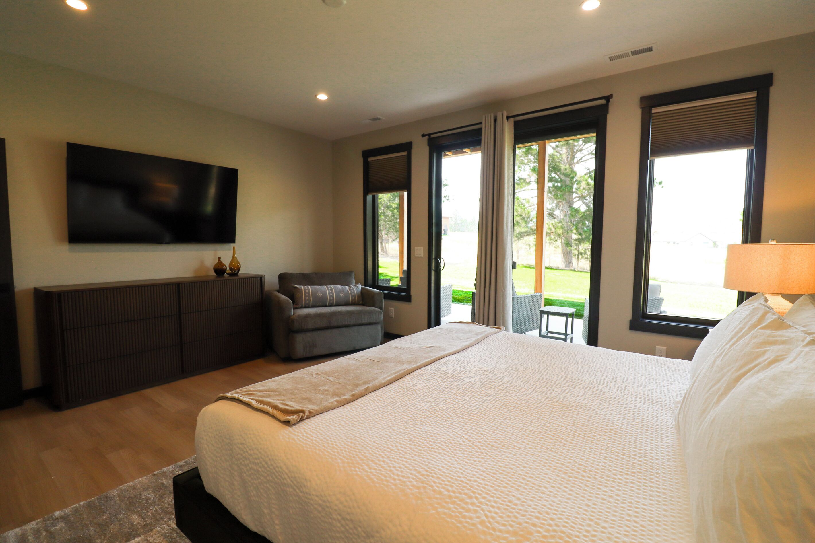 4 bedrooms, WiFi, bed sheets