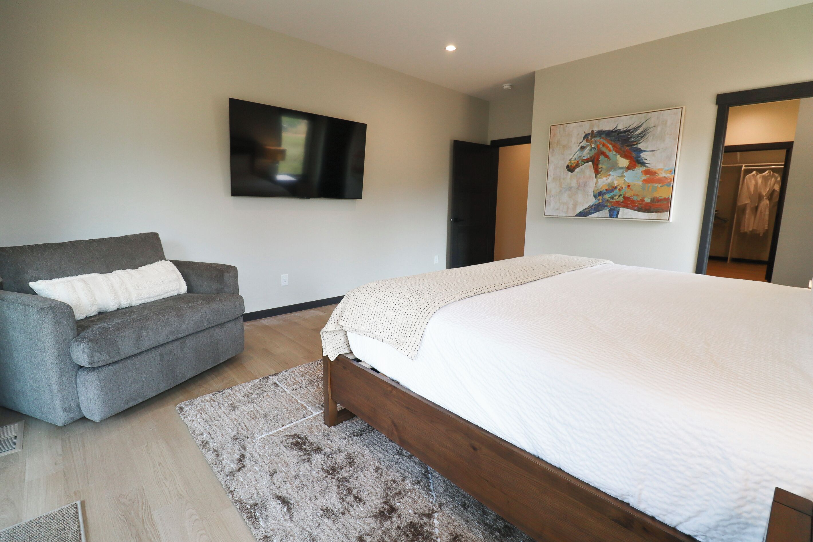4 bedrooms, WiFi, bed sheets