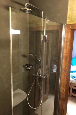 Bathroom - Mugliner 117A, (Ftan) by Interhome (Ftan)