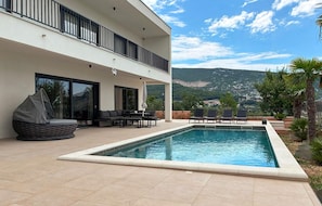 Pool - Gorgeous home in Klis (Klis)