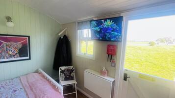 1 bedroom, iron/ironing board, WiFi (free), bed sheets
