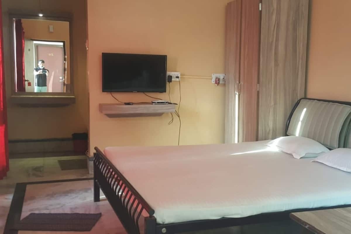 Standard Double Room, City View | Desk, WiFi (free)