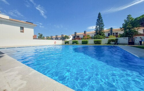 Awesome home in Chiclana de la Fronter