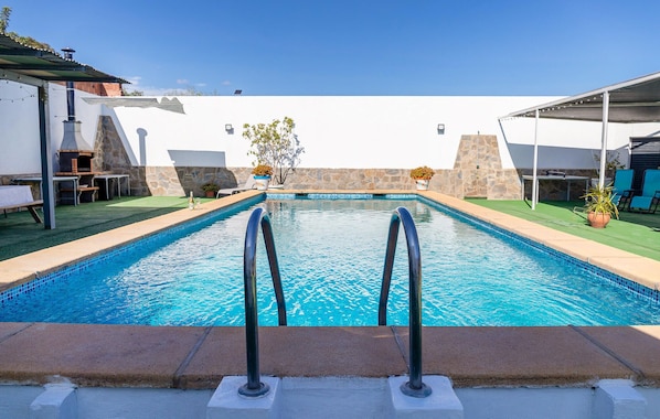 Pool - Amazing home in Pechina with private swimming pool, can be inside or outside (Pechina)
