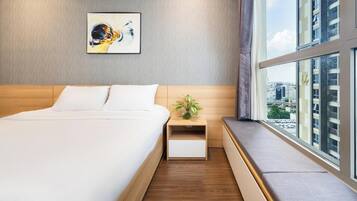 2 bedrooms, iron/ironing board, internet, bed sheets