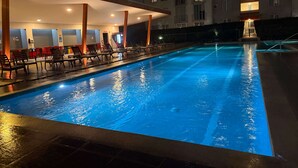 A heated pool - Great for travel to-or-from SJO International airport <br>20 min to SJO airport-Pool-Rooftop patio-Exercise (Heredia)