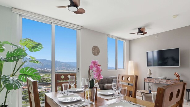 Dining - Great for travel to-or-from SJO International airport <br>20 min to SJO airport-Pool-Rooftop patio-Exercise (Heredia)