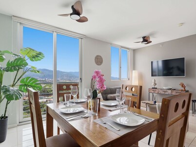 Great for travel to-or-from SJO International airport <br>20 min to SJO airport-Pool-Rooftop patio-Exercise