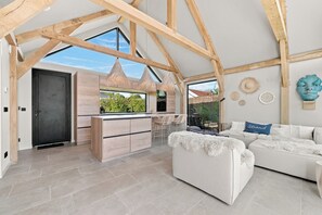 TV - Beautiful bungalow with outdoor bath, within walking distance of the beach. (Ouddorp)