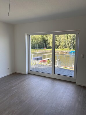 Interior - Meerhus—brand-new, right on the lake with a dock, next to a nature reserve, family-friendly! (Wunstorf)