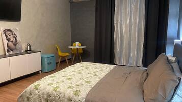 3 bedrooms, WiFi (free), bed sheets