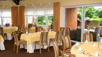 House | Dining