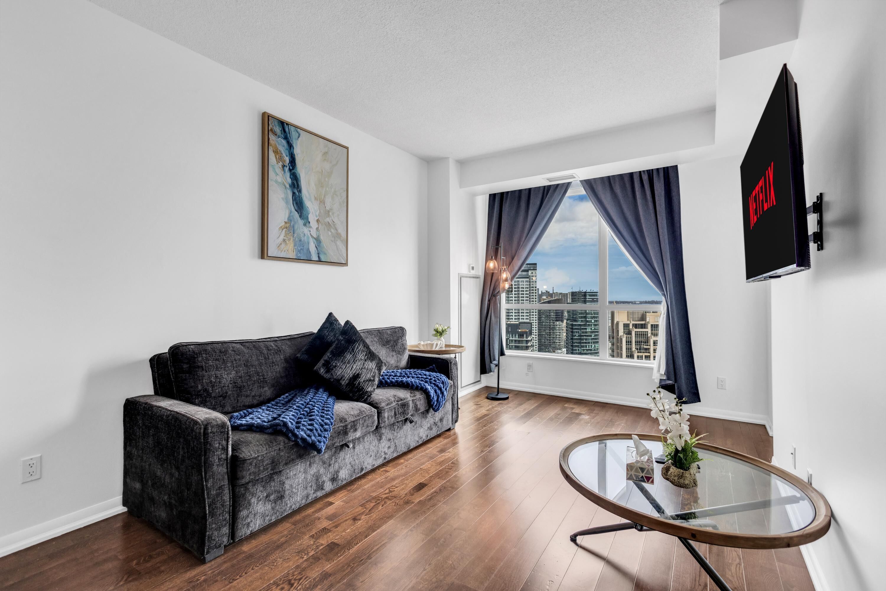 Suite | Living area | 50-inch flat-screen TV with digital channels, streaming services