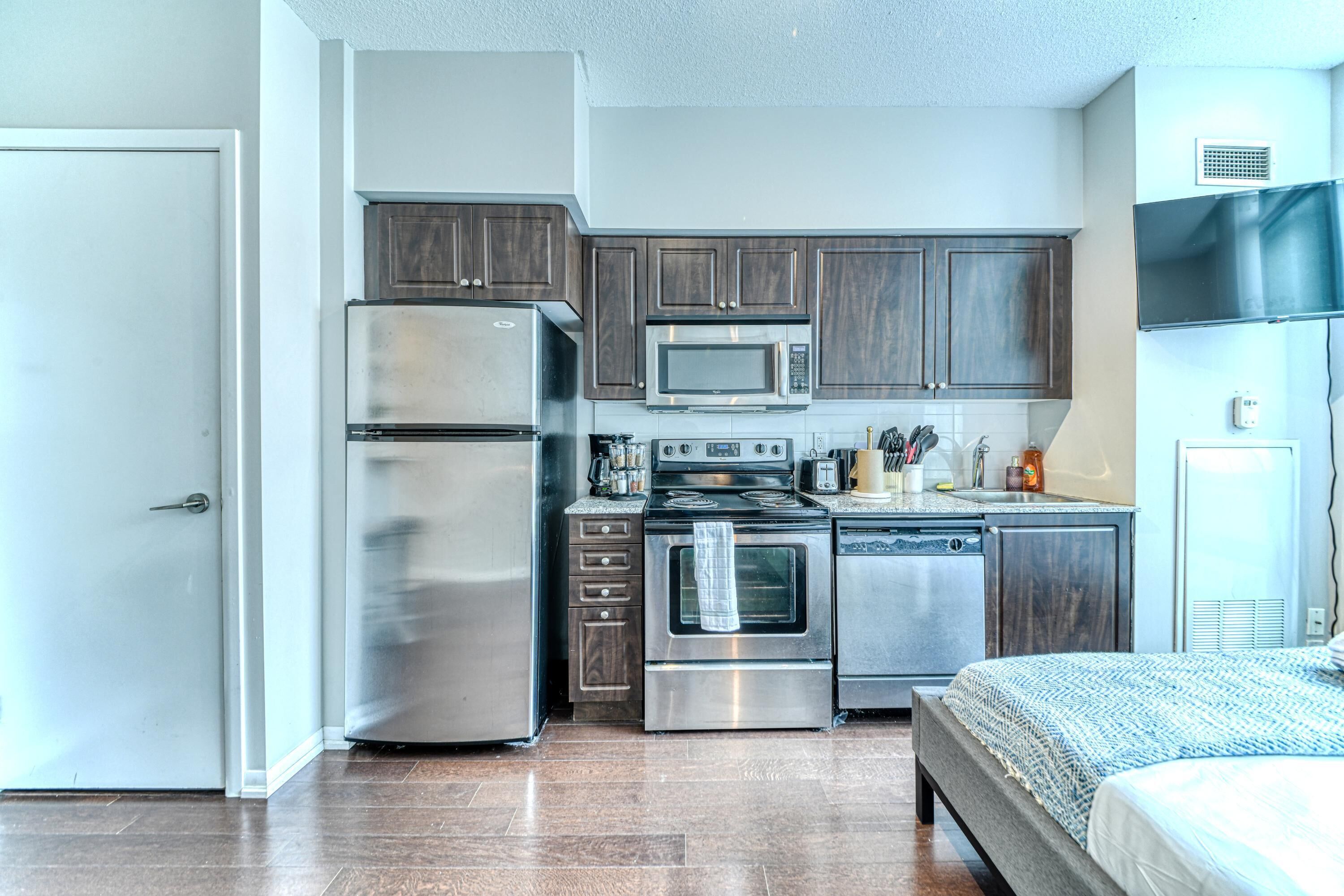 Studio | Private kitchen | Coffee/tea maker, fridge, microwave, oven