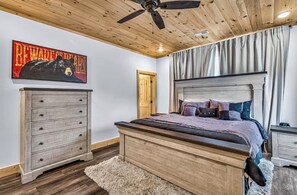 Room - Beautiful brand new cabin (Gatlinburg)