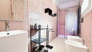 Studio Deluxe, balcon (Corallo) | Salle de bain