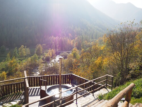 Baus's Cabins.  Independent mountain cabin with panoramic views overlooking the valley and the stream