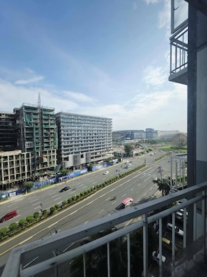 Property grounds - Idyllic 1-bedroom Condo Front of Mall of Asia (Pasay)