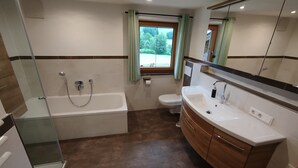 Unclassified image, 4 of 7, button - Vacation rental for 4 people, 70 square meters, with 2 separate bedrooms and a balcony (Berchtesgaden)