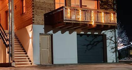 Henriette Vacation Rental