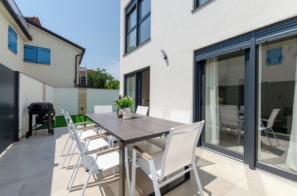 Outdoor dining - House House Paulina (126921-K1) - Srima (Vodice) (Srima (Vodice))