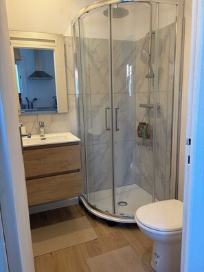 Bathroom - Vrbo Property (Biguglia)