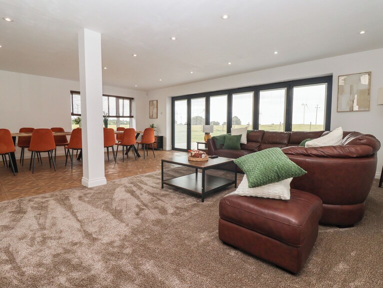 Gravel Pit Cottage, Pet Friendly, With Hot Tub In Fraisthorpe - 요크셔