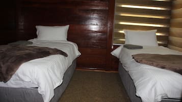In-room safe, desk, WiFi (free)