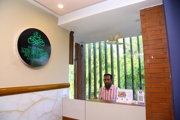 Raj Hussain Landmark Hotel - Mayiladuthurai