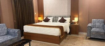 Raj Hussain Landmark Hotel