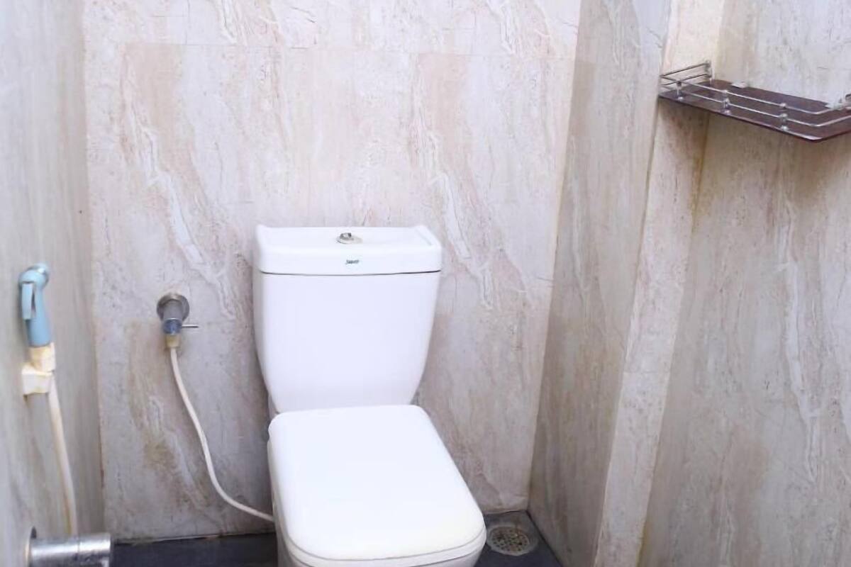 Ducha, artículos de tocador gratuitos, toallas, jabón