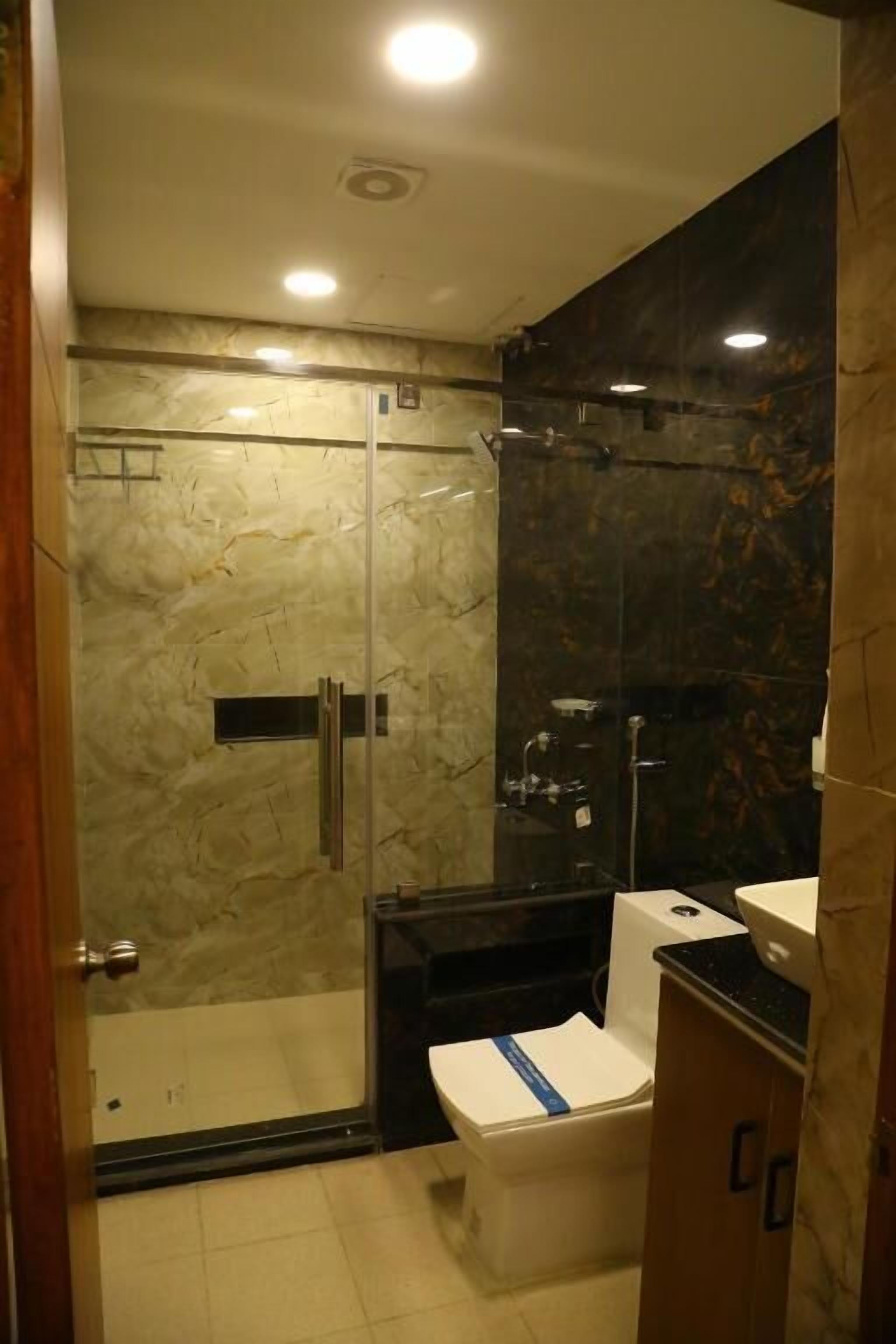 Deluxe Double Room | Bilik Mandi | Pancuran mandi, kelengkapan dandanan diri percuma, tuala disediakan 
