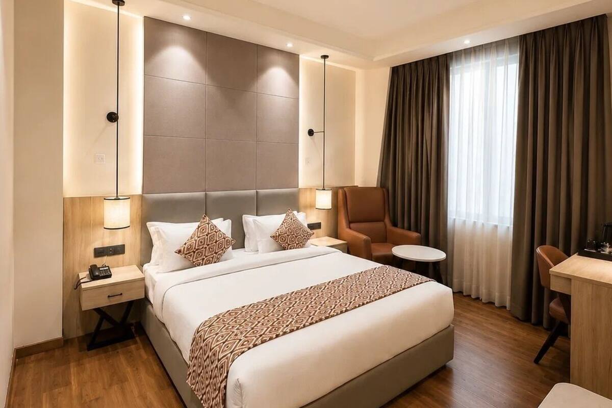 In-room safe, desk, laptop workspace, blackout curtains