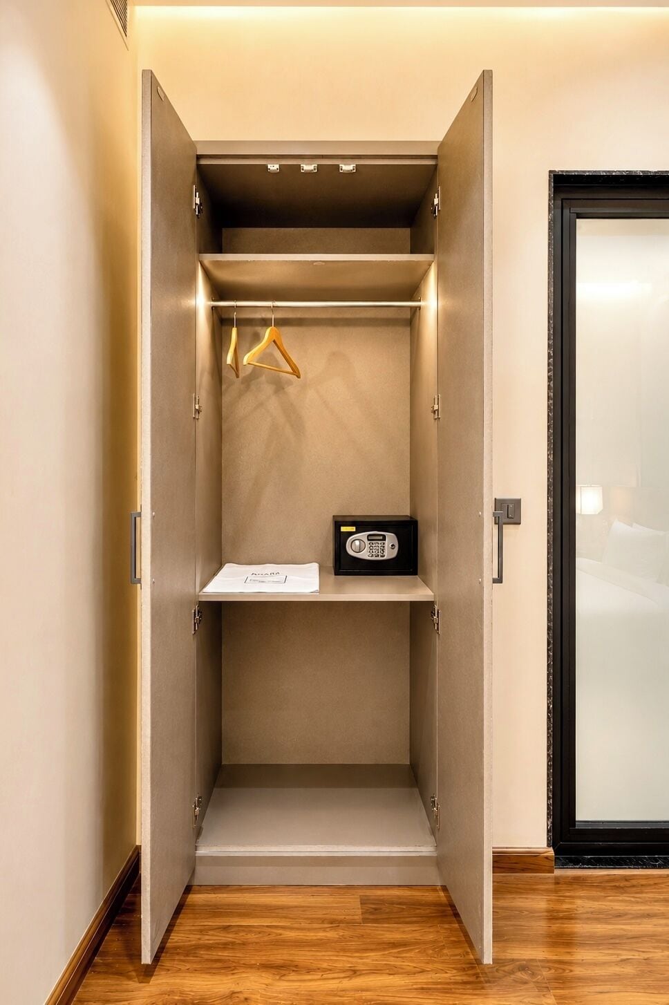 Superior Double Room | Wardrobe