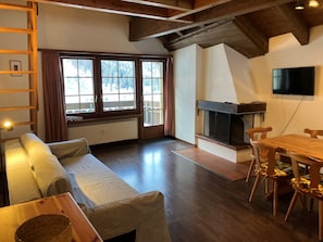 Living area - Sternenhimmel, (Medels), by Interhome (Splügen)