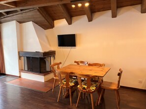 Dining - Sternenhimmel, (Medels), by Interhome (Splügen)