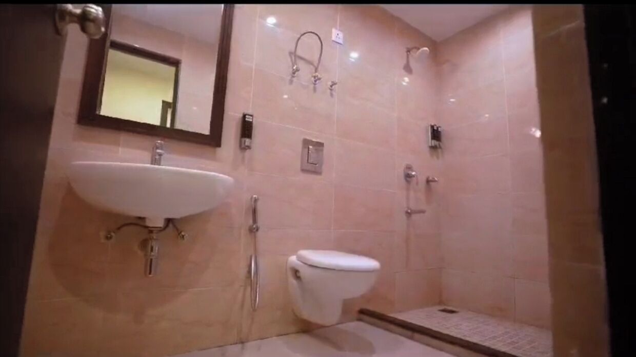 Double Room, Courtyard View | Bathroom | Shower, free toiletries, towels, soap