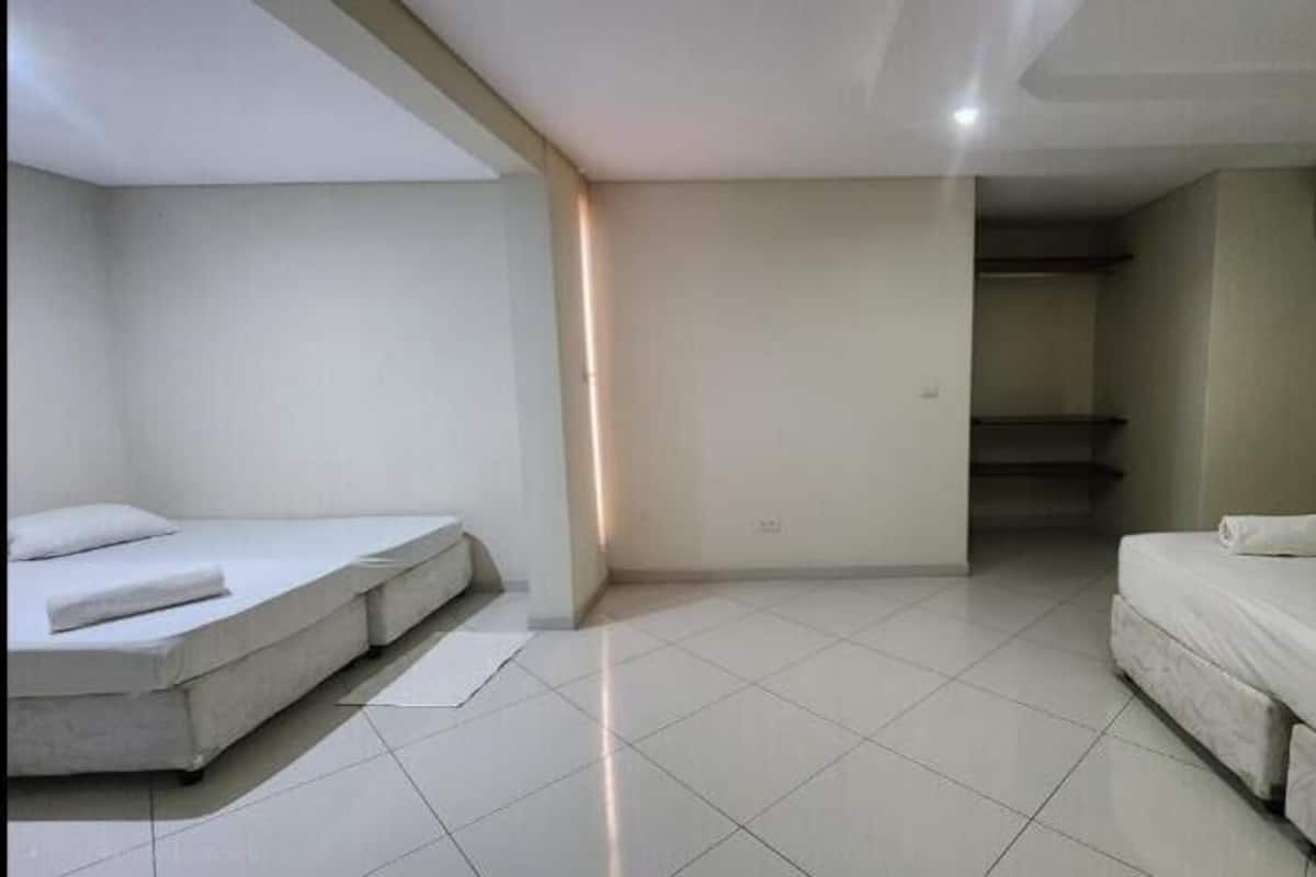 Habitación cuádruple familiar | Escritorio y wifi gratis