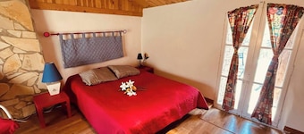 Traditional house with a private balcony not overlooked, close to the beach and shops