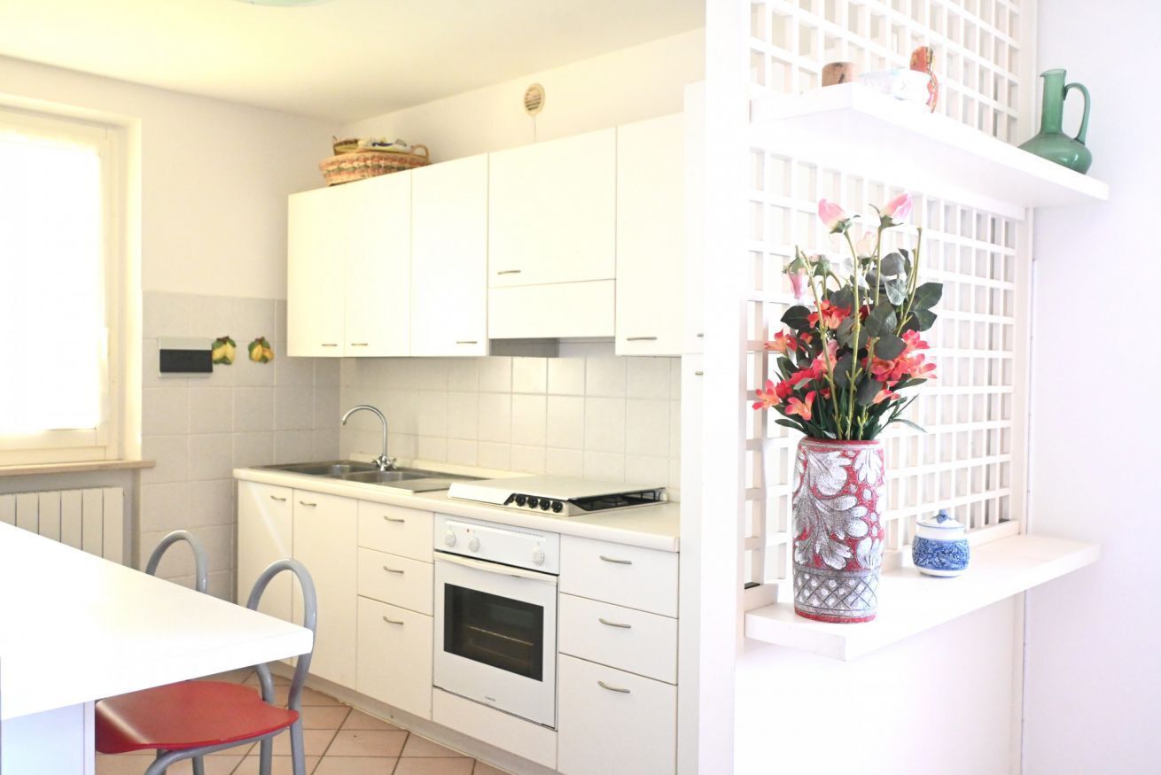 Fridge, dishwasher