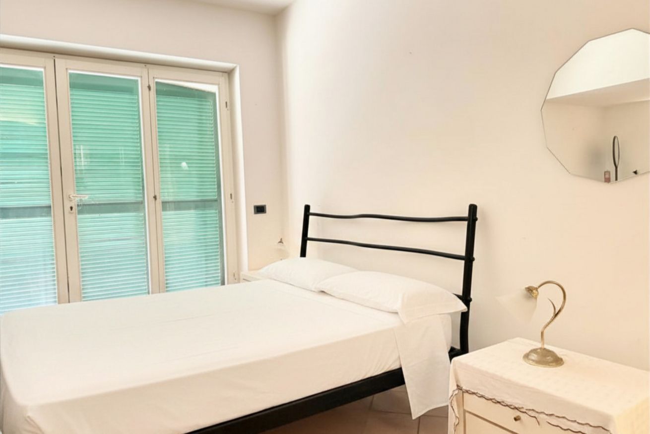 6 bedrooms