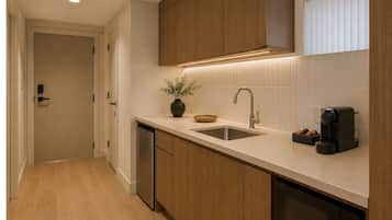 Comfort Apartment | Private kitchen | Fridge, microwave, oven, stovetop