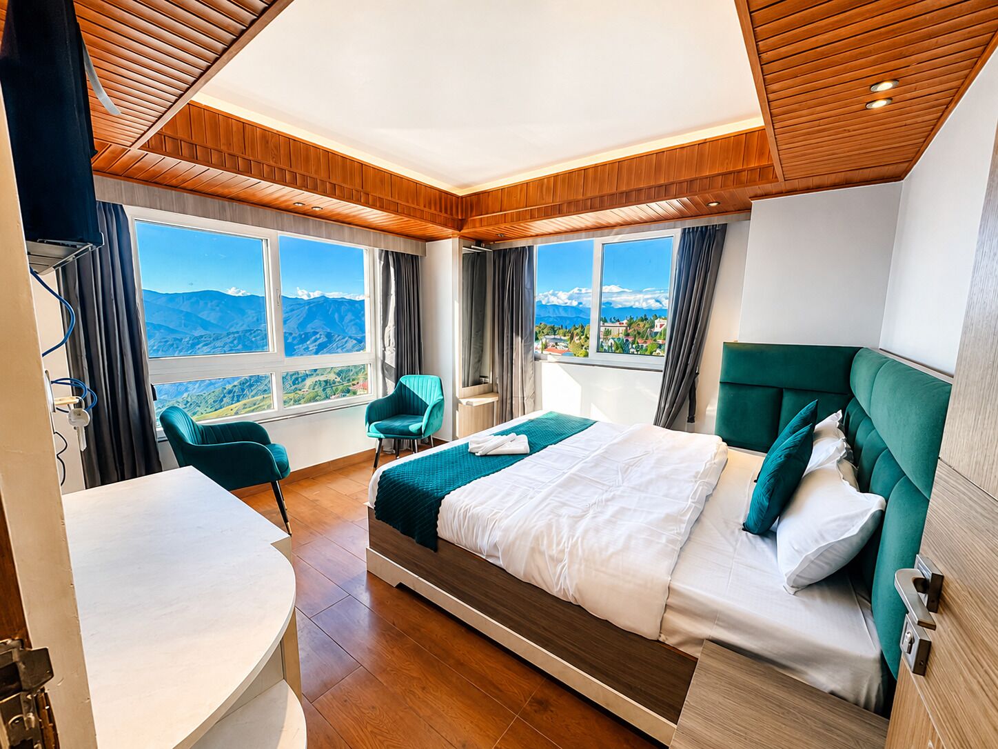 Premium Room, Hill View | Bed sheets