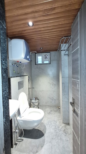 Gratis toiletartikelen, handdoeken, zeep, toiletpapier